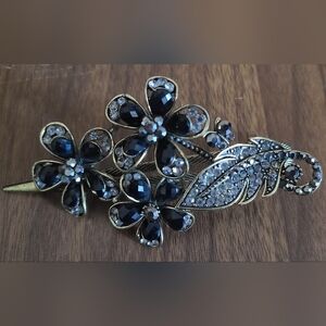 Vintage hair clip